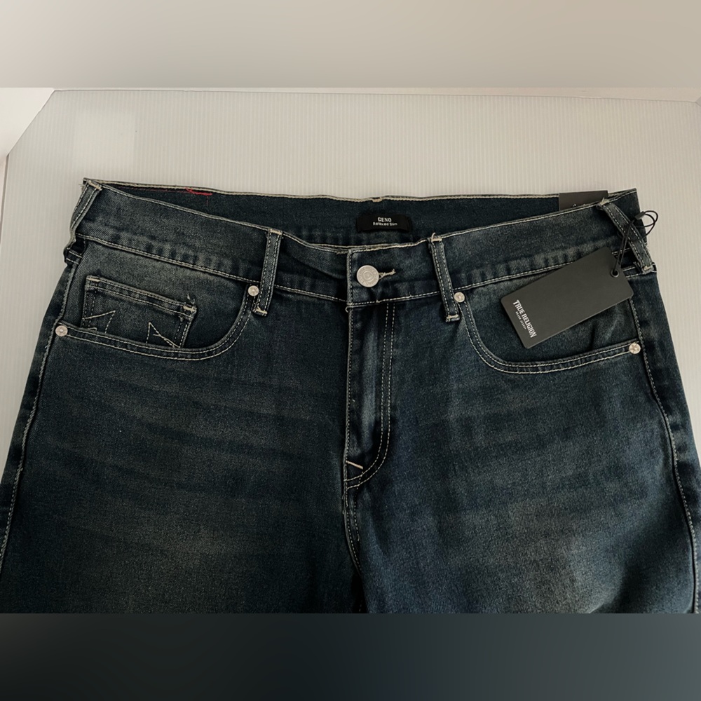 True Religion Geno SN Relaxed Slim Jeans Size 38x32 Dark Smoky Wash - Picture 8 of 13